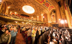 今年我們在羅德島舉辦了兩場滿場演出。 擁有3000個座位的普羅維登斯表演藝術中心是收錄在美國國家歷史名勝名錄上的歷史性劇院 。 1998年，劇院內部裝潢全部恢復到了1928年時輝煌的原貌。